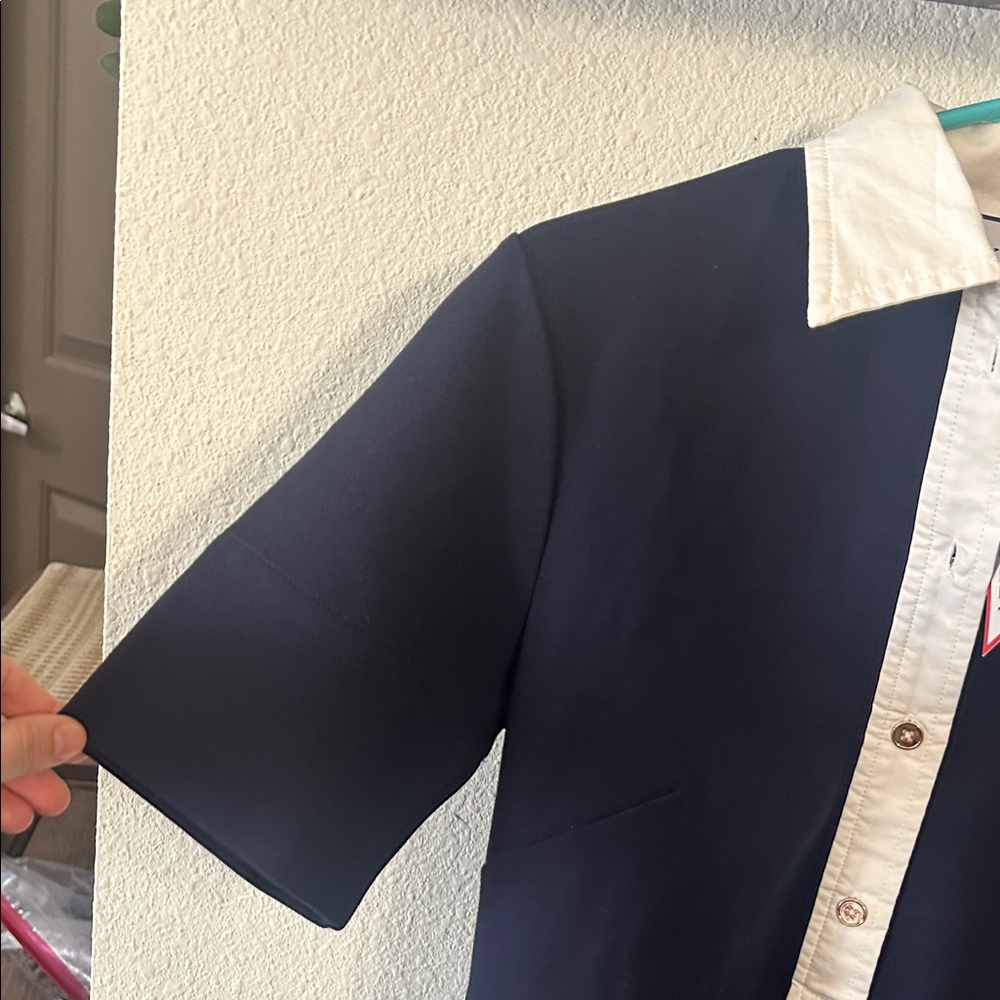 Chic Navy Blouse with White Trim - Picture 5 of 5